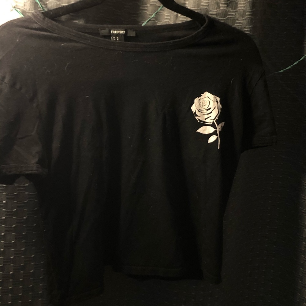 Cropped black top